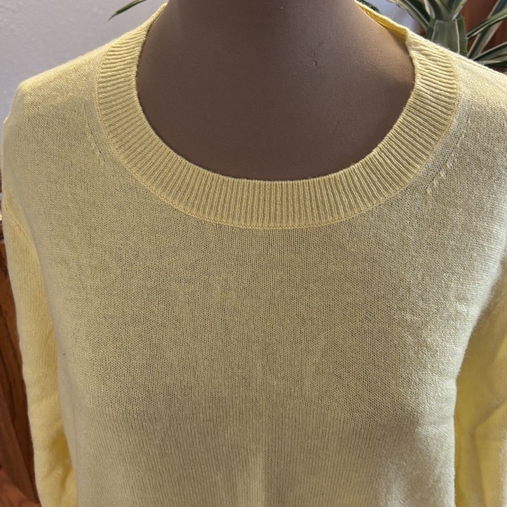 J Crew women’s cashmere sweater. Size Large. - Picture 2 of 3